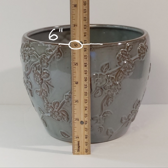 JAPANESE VASE Porcelain / 6" H x 7" W - Picture 4 of 6